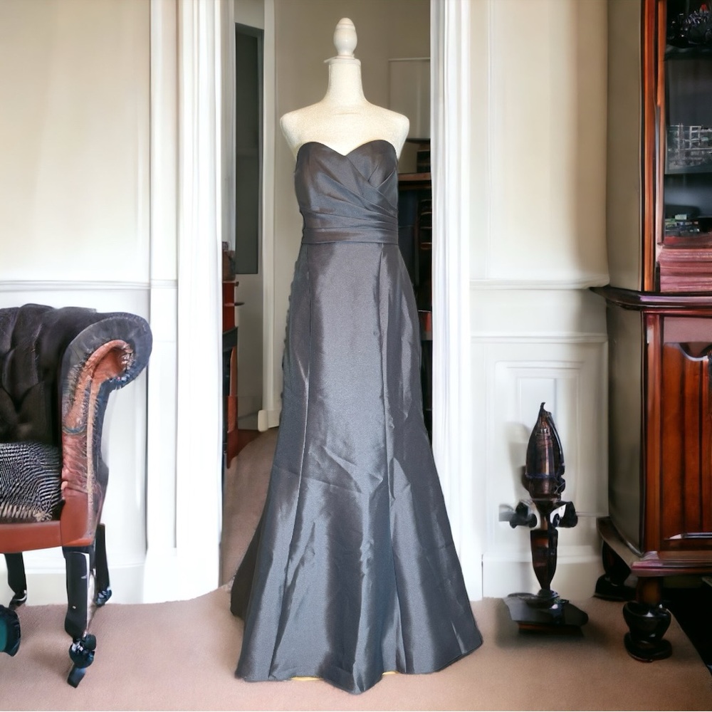 David’s Bridal Pewter Long Sweetheart Neckline Bridesmaid Dress Size 12.